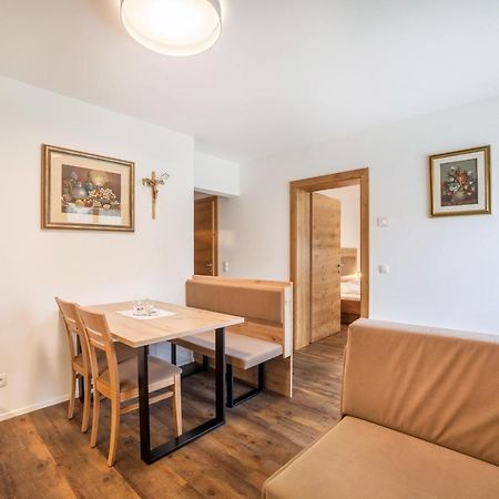 Parigger Apt Lavendel Racines Exteriér fotografie