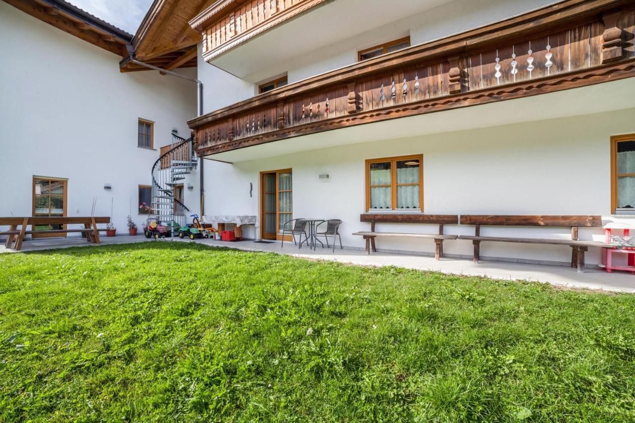 Parigger Apt Lavendel Racines Exteriér fotografie